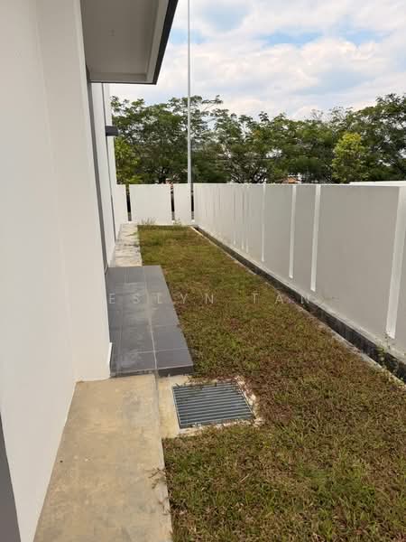2-storey Terraced House for Sale in 16 Sierra (Puchong) - Jeslyn Tan - Exterior - PropertyGuru.com.my