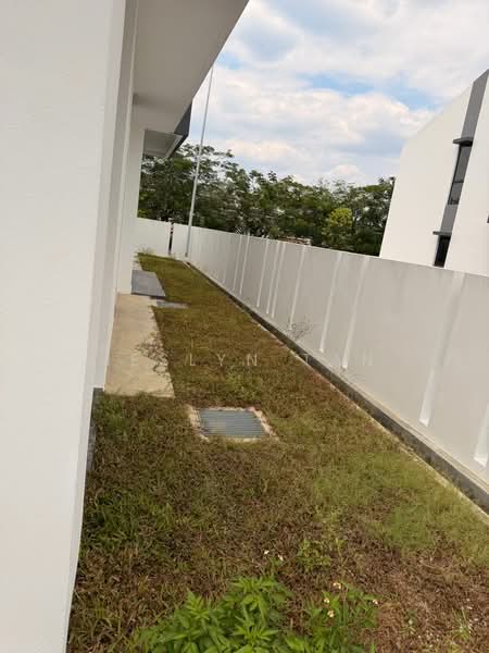 2-storey Terraced House for Sale in 16 Sierra (Puchong) - Jeslyn Tan - Exterior - PropertyGuru.com.my