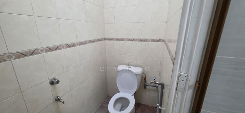 Taman Universiti untuk Untuk Dijual - RM 590,000, Mac 2026 - Bathroom - PropertyGuru.com.my