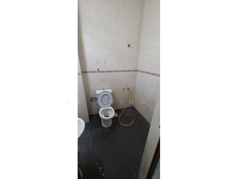Taman Universiti untuk Untuk Dijual - RM 590,000, Mac 2026 - Bathroom - PropertyGuru.com.my