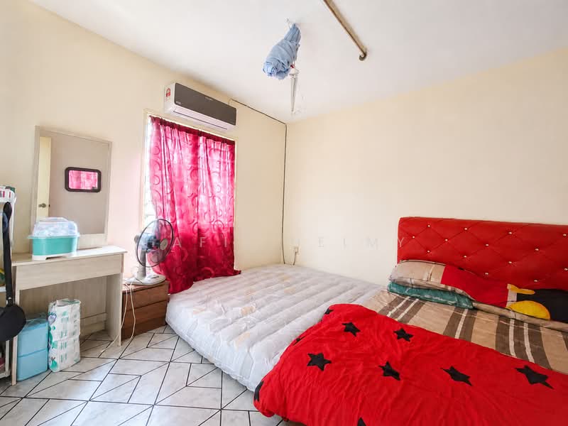 Flat for Sale at Flora Damansara Flat - Hafiz Helmy - Bedroom - PropertyGuru.com.my