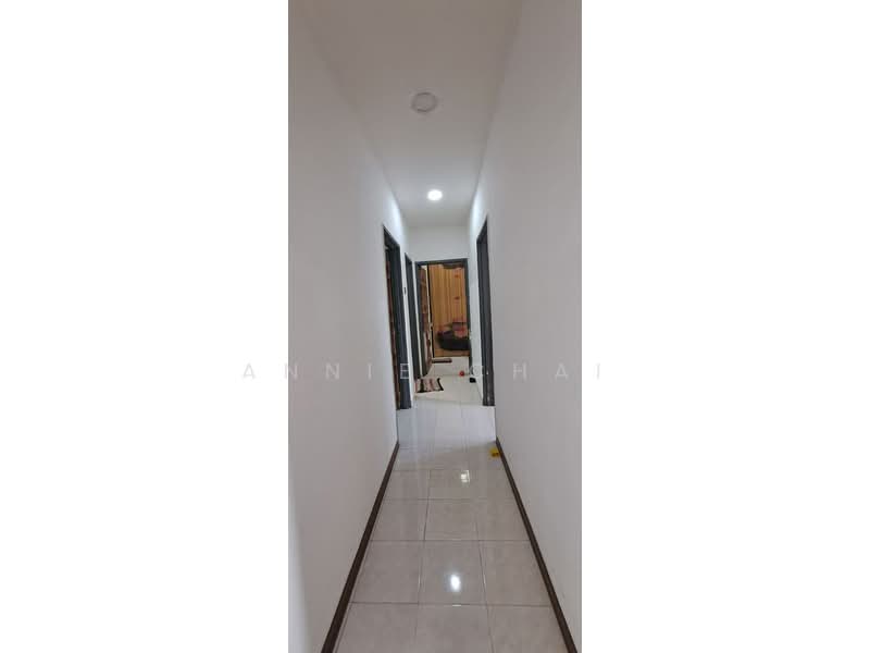 Apartment for Sale at Idaman Senibong - Annie Chai - Corridor - PropertyGuru.com.my