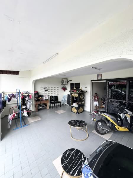 1-storey Terraced House for Sale in Skudai (Johor) - Jeny Loo - Car Park - PropertyGuru.com.my