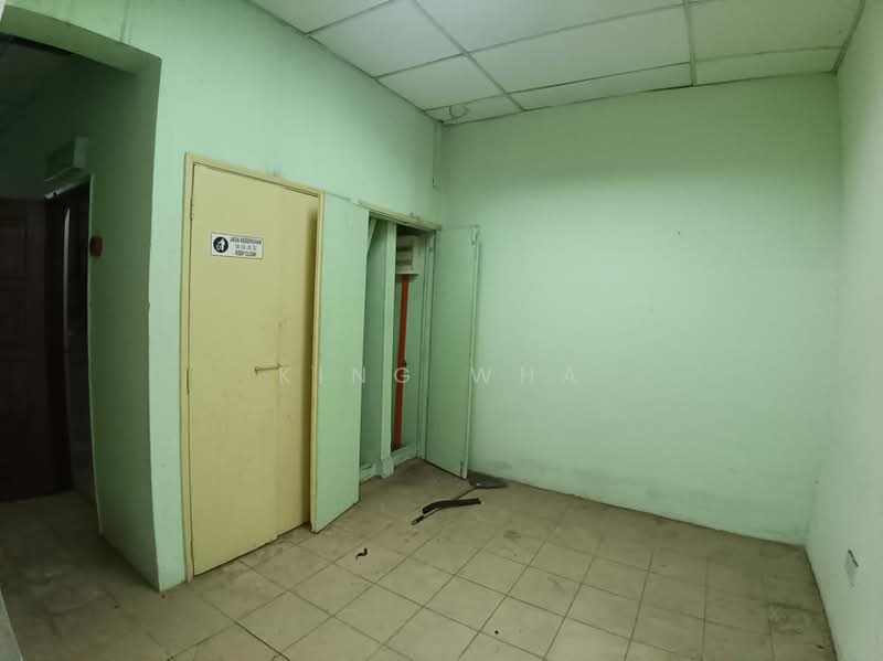 taman melawati 4 adjoining office lot . 22x80 jalan bandar 11 untuk Untuk Disewa - RM 8,000 /bulan, Mac 2026 - Interior - PropertyGuru.com.my
