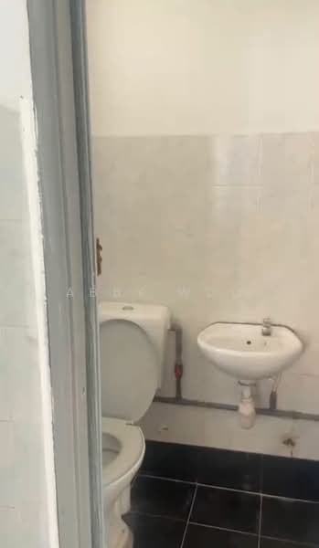 Apartment for Rent at Pangsapuri Lagoon Perdana - Abby Woo - Bathroom - PropertyGuru.com.my