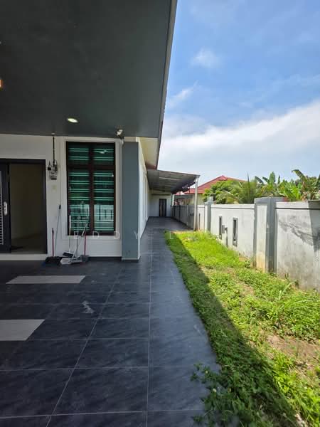 Semi-Detached House for Sale in Taman Bukit Larang Indah (Telok Mas) - Eddy Leow - Exterior - PropertyGuru.com.my