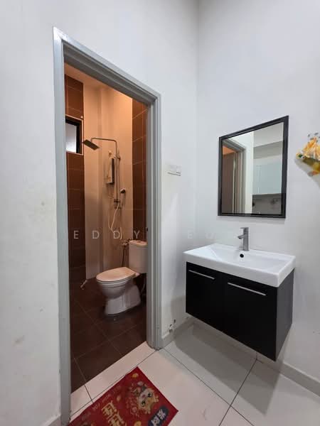 Semi-Detached House for Sale in Taman Bukit Larang Indah (Telok Mas) - Eddy Leow - Bathroom - PropertyGuru.com.my