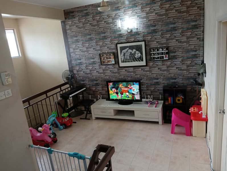 Bukit Jelutong untuk Untuk Dijual - RM 750,000, Mac 2026 - Living Room - PropertyGuru.com.my