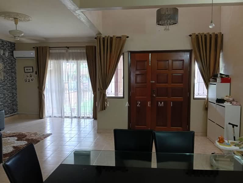 Bukit Jelutong untuk Untuk Dijual - RM 750,000, Mac 2026 - Living Room - PropertyGuru.com.my