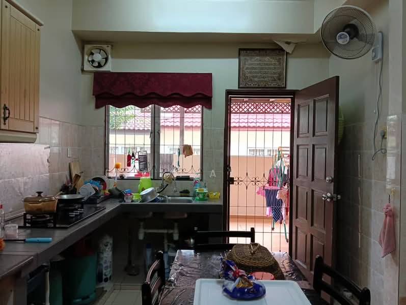 Bukit Jelutong untuk Untuk Dijual - RM 750,000, Mac 2026 - Kitchen - PropertyGuru.com.my