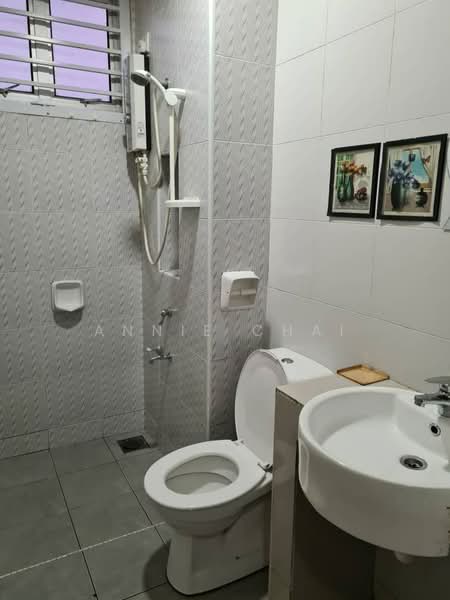 Apartment for Sale at Austin Suites (Permata Austin) - Annie Chai - Bathroom - PropertyGuru.com.my
