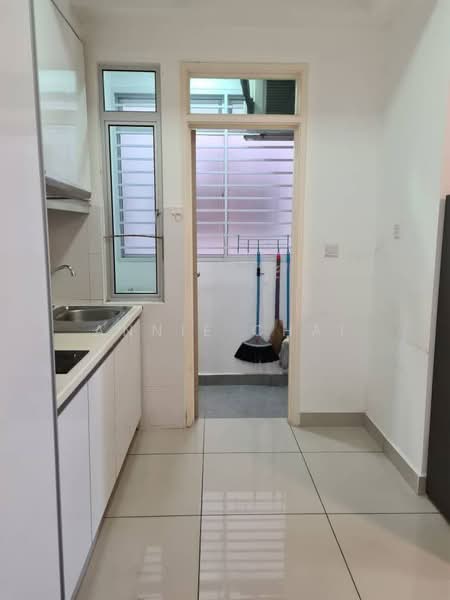 Apartment for Sale at Austin Suites (Permata Austin) - Annie Chai - Kitchen - PropertyGuru.com.my