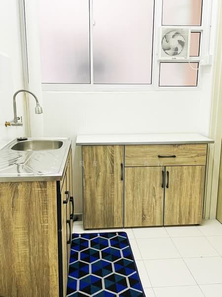 The Clovers untuk Untuk Disewa - RM 1,950 /bulan, Mac 2026 - Kitchen - PropertyGuru.com.my