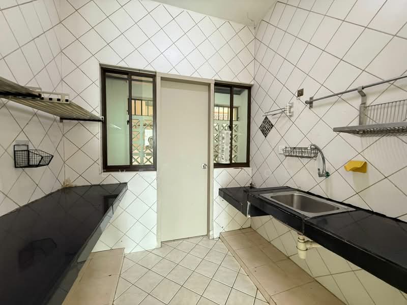 Condominium for Sale at Armanee - Evelyn Khoo - Kitchen - PropertyGuru.com.my