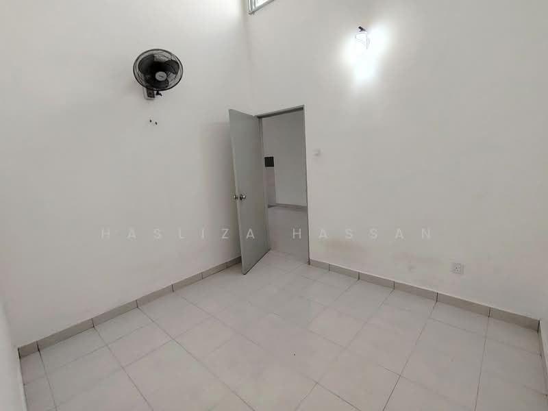 1-storey Terraced House for Sale in Banting (Selangor) - Hasliza Hassan - Interior - PropertyGuru.com.my