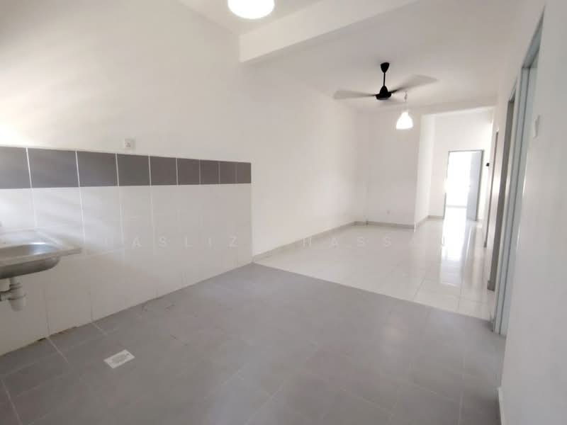 1-storey Terraced House for Sale in Banting (Selangor) - Hasliza Hassan - Kitchen - PropertyGuru.com.my