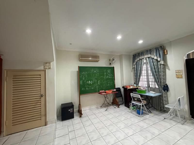 2-storey Terraced House for Sale in Taman Perling (Perling) - Serene Teh - Study - PropertyGuru.com.my