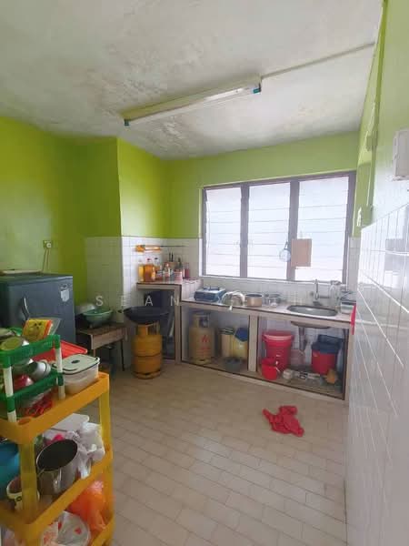 Flat Taman Ungku Tun Aminah untuk Untuk Dijual - RM 148,000, Mac 2026 - Kitchen - PropertyGuru.com.my