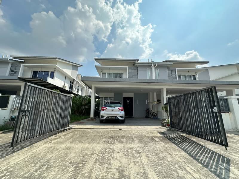 Semi-Detached House for Sale in Rawang (Selangor) - Tom Yip - Exterior - PropertyGuru.com.my