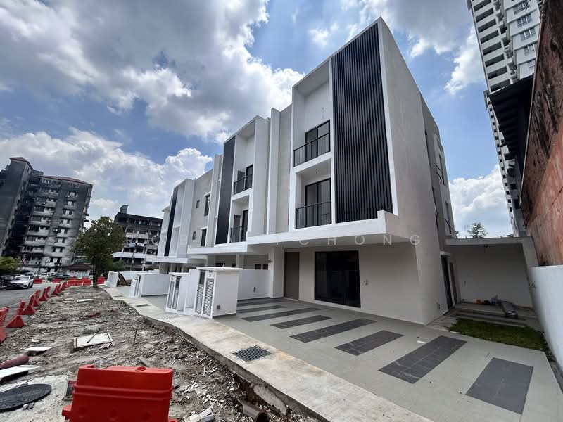 Salak South untuk Untuk Dijual - RM 1,300,000, Mac 2026 - Exterior - PropertyGuru.com.my