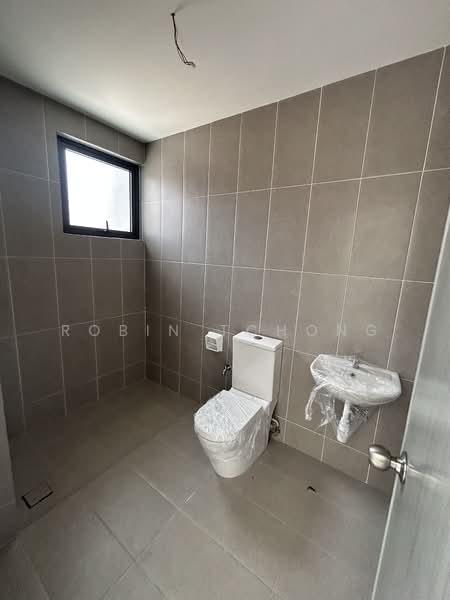 Salak South untuk Untuk Dijual - RM 1,300,000, Mac 2026 - Bathroom - PropertyGuru.com.my