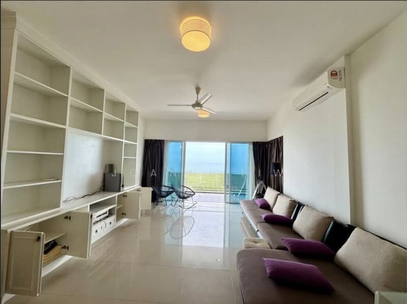 Kondominium untuk Disewa di Bayu Ferringhi Condominiums - Joanne Liw - Living Room - PropertyGuru.com.my