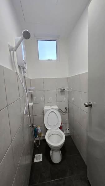 Fairview Residence untuk Untuk Disewa - RM 1,650 /bulan, Mac 2026 - Bathroom - PropertyGuru.com.my