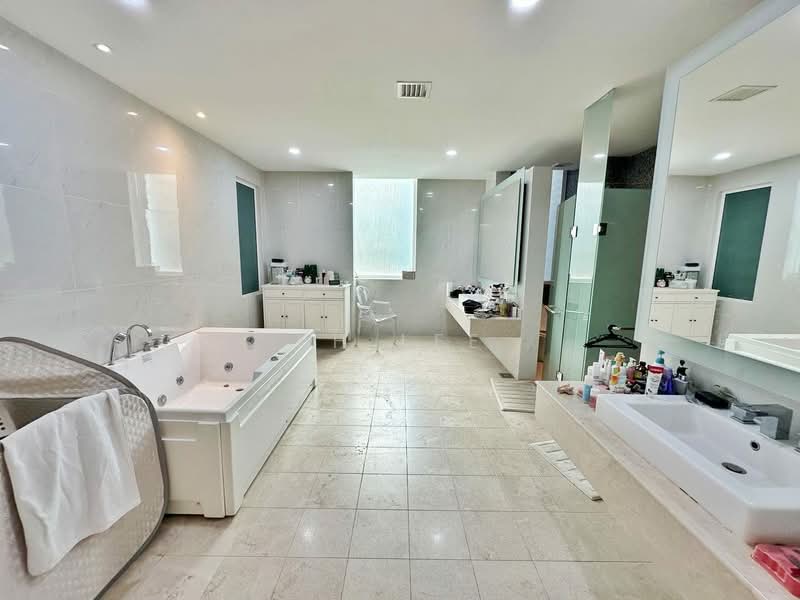Semi-Detached House for Sale in Petaling Jaya (Selangor) - KH LEE - Bathroom - PropertyGuru.com.my
