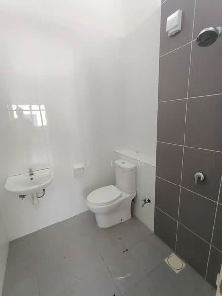 2-storey Terraced House for Rent in Setia Ecohill (Semenyih) - CK Law - Bathroom - PropertyGuru.com.my