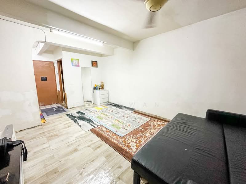 Terraced House for Sale in Kajang (Selangor) - Ahmad Ikhwan Arif - Living Room - PropertyGuru.com.my