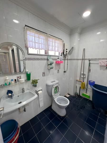 Bungalow for Sale in Bandar Country Homes (Rawang) - Elwin Mah - Bathroom - PropertyGuru.com.my