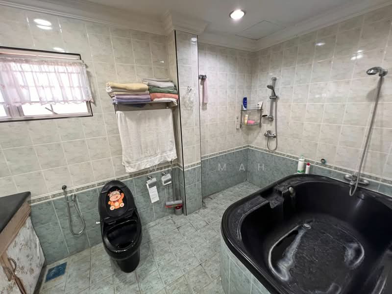 Bungalow for Sale in Bandar Country Homes (Rawang) - Elwin Mah - Bathroom - PropertyGuru.com.my