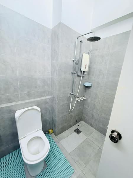 2-storey Terraced House for Rent in Dengkil (Selangor) - Maznee Realtor - Bathroom - PropertyGuru.com.my