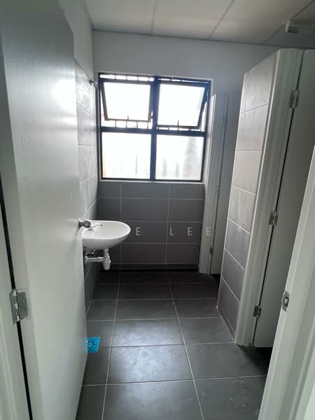 Kilang untuk Dijual di Taman Legenda Putra (Kulai) - Zoe Lee - Bathroom - PropertyGuru.com.my