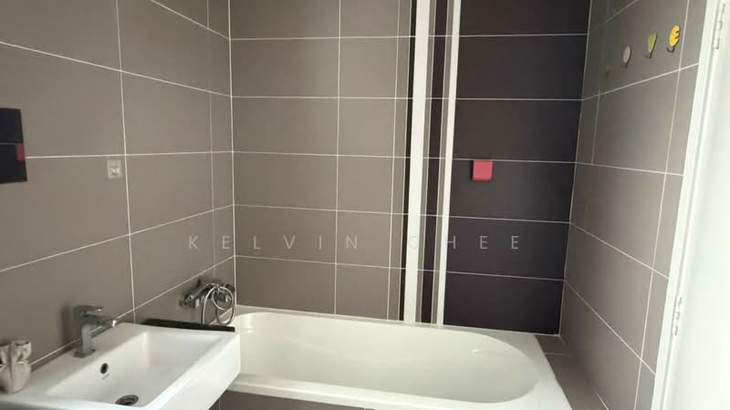 2-storey Terraced House for Sale in Iskandar Puteri (Nusajaya) (Johor) - Kelvin Chee - Bathroom - PropertyGuru.com.my