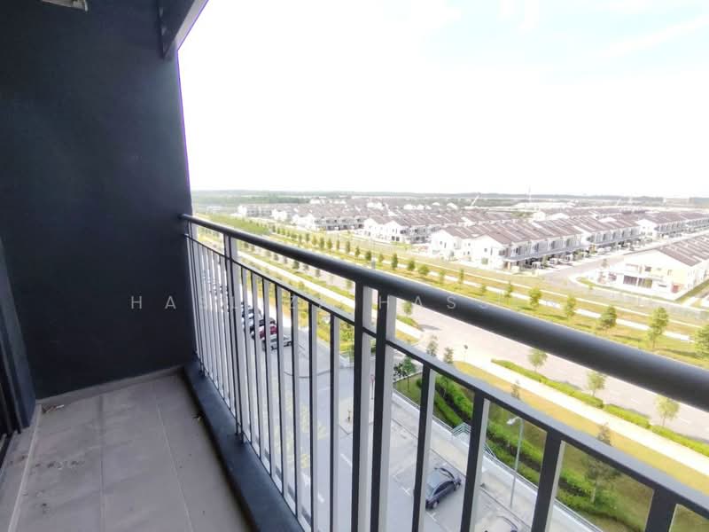 Service Residence for Rent at Maya Bay Residences @ Gamuda Cove - Hasliza Hassan - Balcony - PropertyGuru.com.my