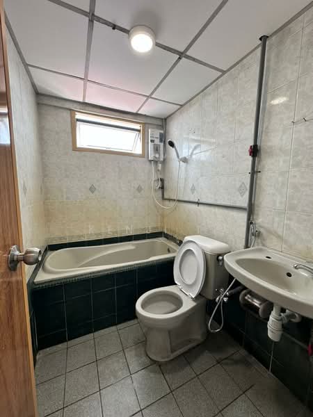 Sri Intan 2 untuk Untuk Disewa - RM 1,850 /bulan, Mac 2026 - Bathroom - PropertyGuru.com.my