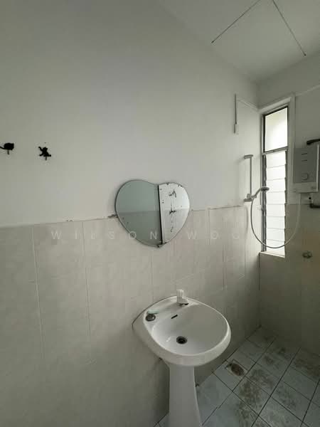 Townhouse for Rent in Batu 9 (Cheras) - Wilson Woon - Bathroom - PropertyGuru.com.my