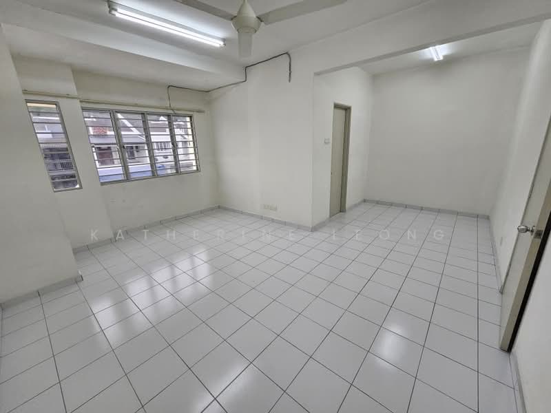 2-storey Terraced House for Rent in Rawang (Selangor) - Katherine Leong - Living Room - PropertyGuru.com.my