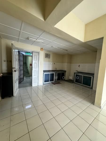 Apartment for Rent at Larkin Utama (Menara Metro Larkin) - Eric Wong - Kitchen - PropertyGuru.com.my