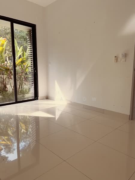 Semi-Detached House for Rent in Telok Panglima Garang (Selangor) - Sara Low - Ground floor bedroom  - PropertyGuru.com.my