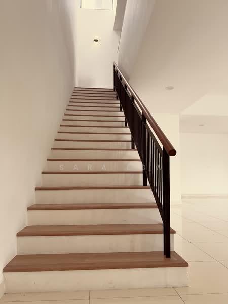 Semi-Detached House for Rent in Telok Panglima Garang (Selangor) - Sara Low - Staircase  - PropertyGuru.com.my