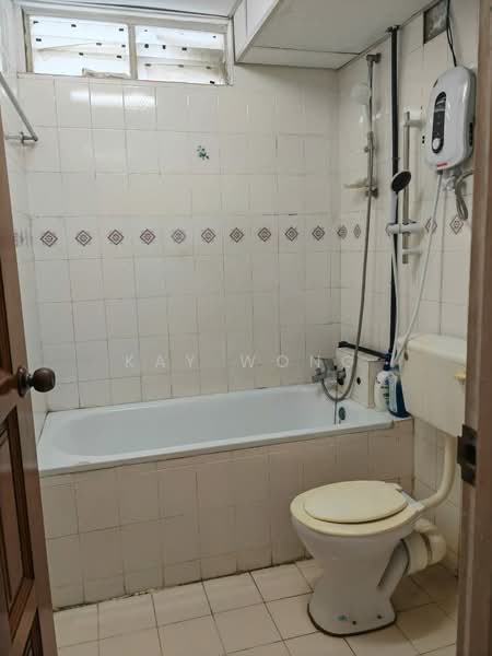 Relau Indah Condominium untuk Untuk Dijual - RM 269,000, Mac 2026 - Bathroom - PropertyGuru.com.my
