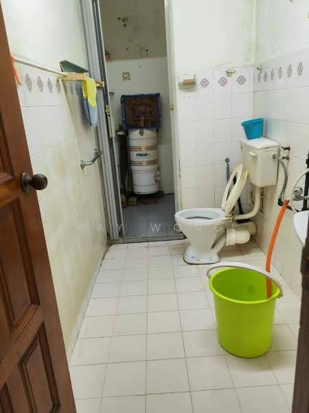 Relau Indah Condominium untuk Untuk Dijual - RM 269,000, Mac 2026 - Bathroom - PropertyGuru.com.my