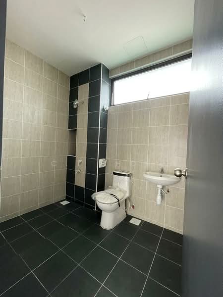 Austin Duta , Taman Mount Austin untuk Untuk Dijual - RM 780,000, Apr 2026 - Bathroom - PropertyGuru.com.my