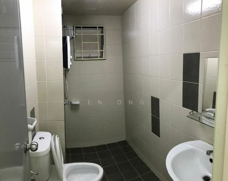Apartment for Sale at Seri Baiduri - Ken Ong - Bathroom - PropertyGuru.com.my