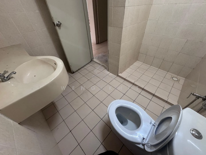 Condominium for Sale at Platinum Lake PV 10 - Weng Khit - Bathroom - PropertyGuru.com.my