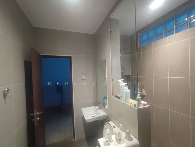 Rumah Berkembar untuk Dijual di Cyberjaya (Selangor) - Bernard Hoo - Bathroom - PropertyGuru.com.my