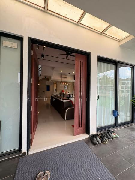 Setia Tropika Setias Tropikas untuk Untuk Dijual - RM 1,580,000, Mac 2026 - Entrance - PropertyGuru.com.my