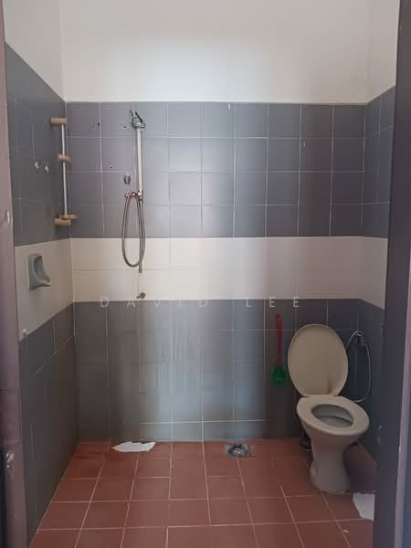 Rumah Teres 2 Tingkat untuk Disewa di Sungai Nibong (Bayan Lepas) - David Lee - Bathroom - PropertyGuru.com.my